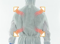 2000 COMFORT - Posebna SMS dihajoča tkanina na hrbtu, ki ne prepušča škodljivih snovi in hkrati omogoča boljše dihanje. Kombinezon je zato bolj udoben in prijeten za nošenje.